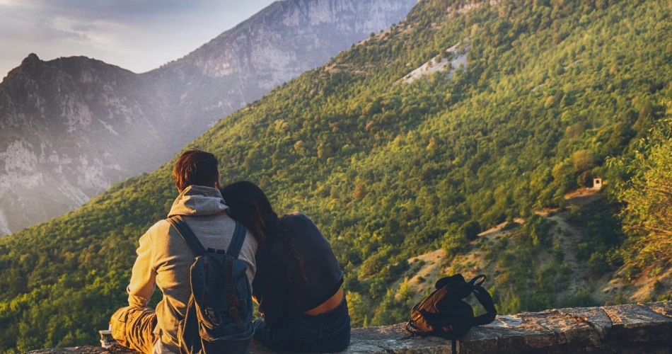 El Portal for Couples: Romantic Escapes & Scenic Adventures
