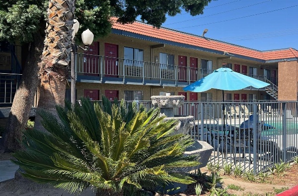 Fresno Inn image 2