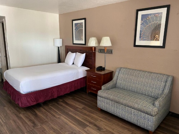 Fresno Inn image 7